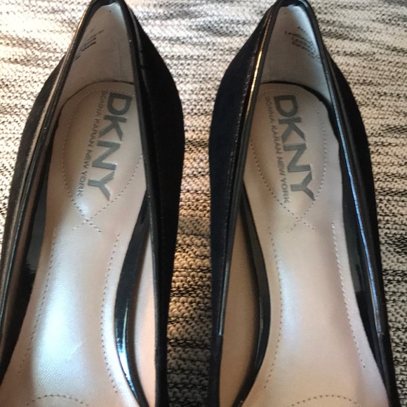 DKNYC new black suede pumps - Picture 3 of 6